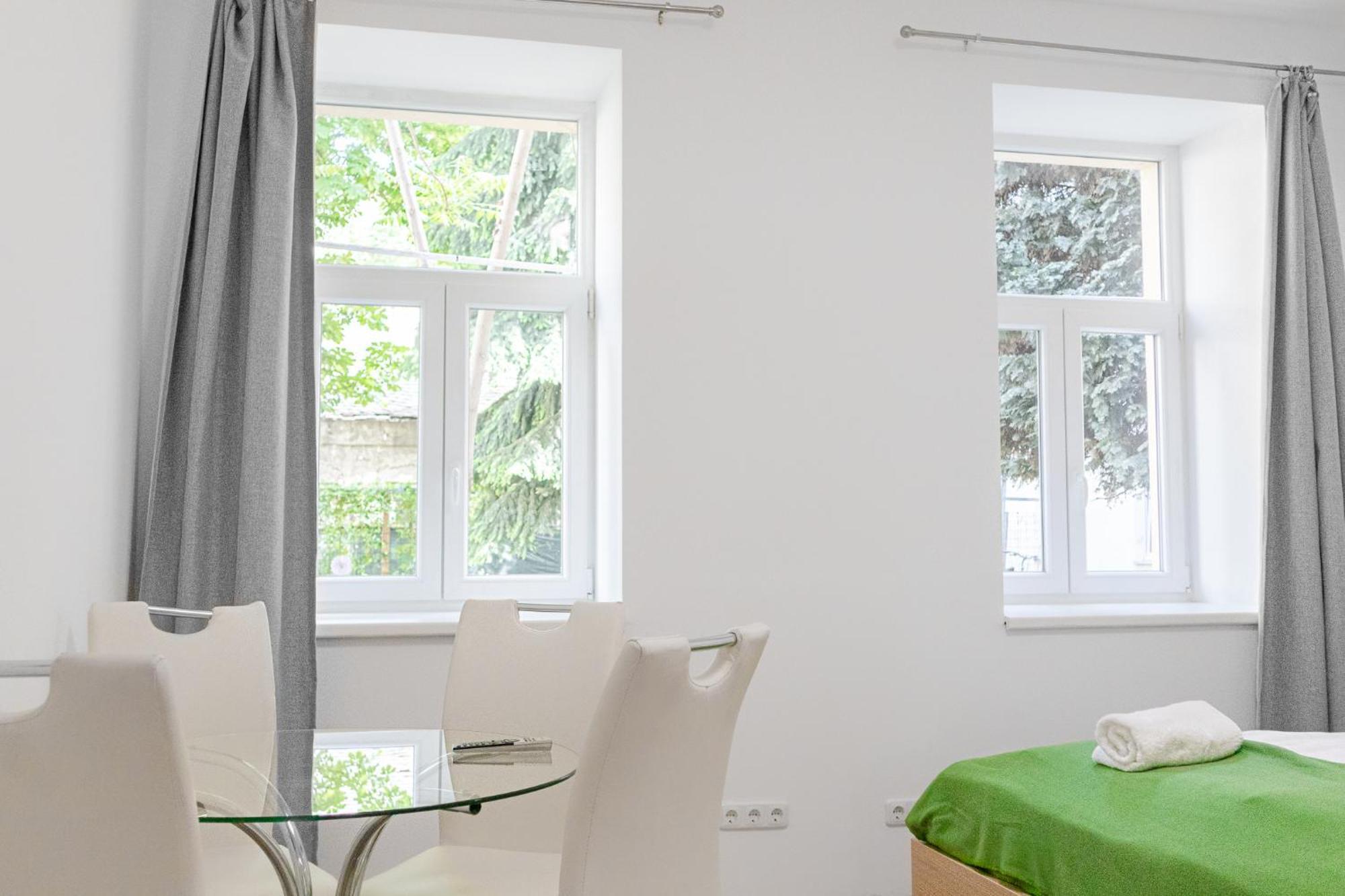 Relaxing 2-Bed Apartment For Extended Visits Vienna Exterior photo
